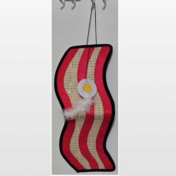 New Cat Toy Scratcher Bacon Me Crazy Floor Door Mat Eggs Feather Catnip NWT - Picture 1 of 16